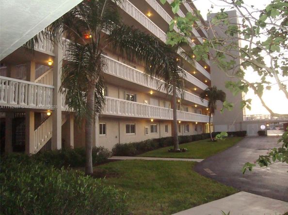801 Lake Shore Drive 414, Lake Park FL 33403