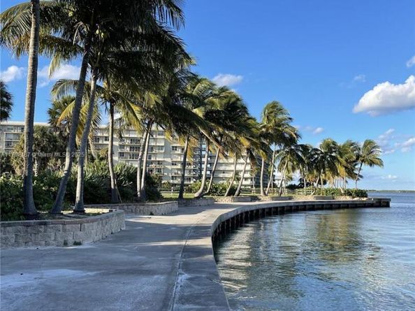 801 Lake Shore Drive 414, Lake Park FL 33403