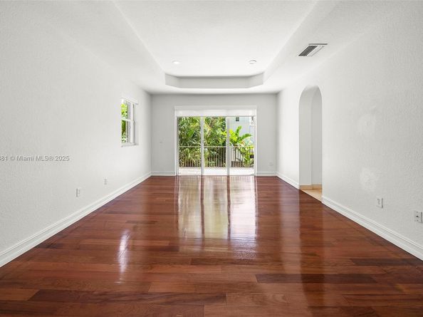3211 Morris Ln, Miami FL 33133