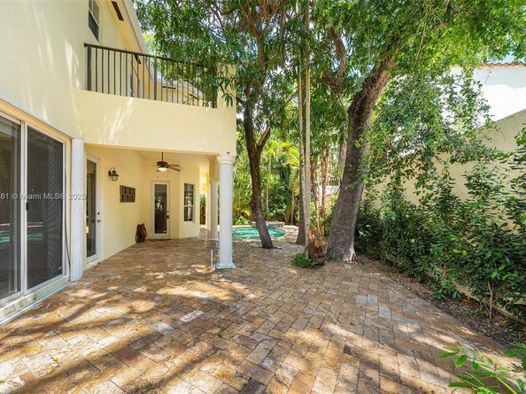 3211 Morris Ln, Miami FL 33133