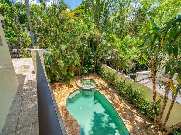 3211 Morris Ln, Miami FL 33133