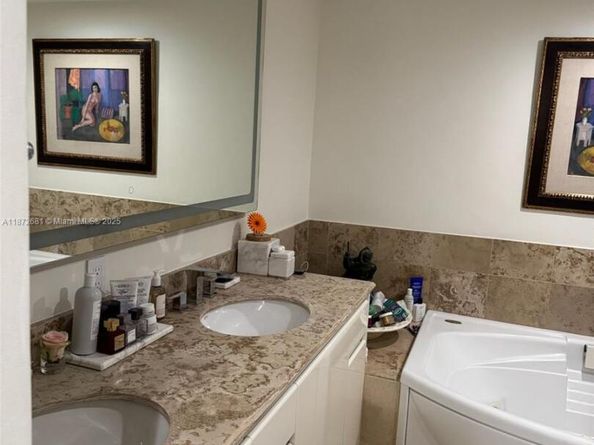 1455 Ocean Dr 904, Miami Beach FL 33139