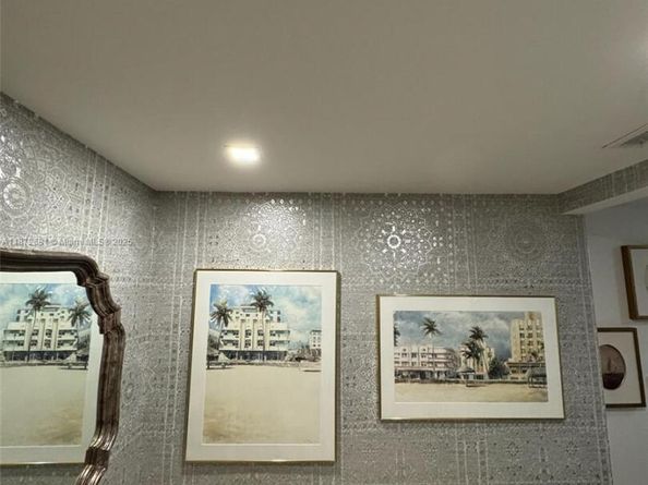 1455 Ocean Dr 904, Miami Beach FL 33139