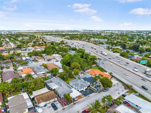 1232 NW 32nd Pl, Miami FL 33125
