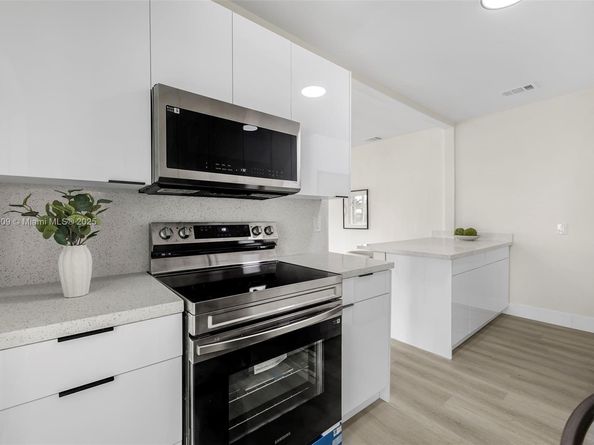 1232 NW 32nd Pl, Miami FL 33125