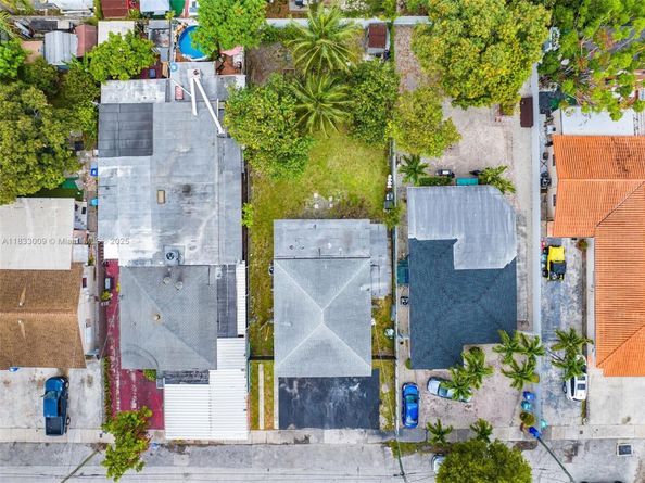 1232 NW 32nd Pl, Miami FL 33125
