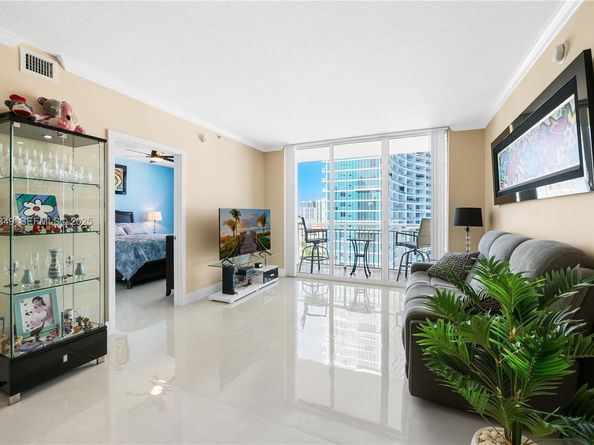 2000 N Bayshore Dr 1503, Miami FL 33137