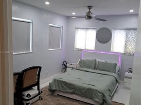911 W Country Club Cir, Plantation FL 33317