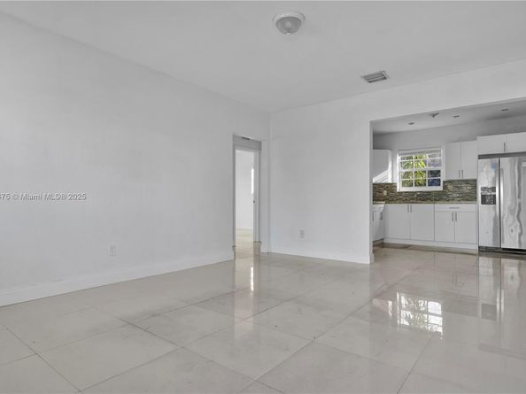 1290 NE 162nd St, North Miami Beach FL 33162