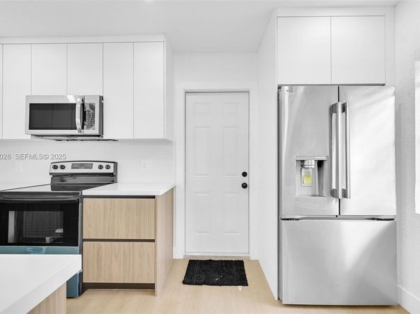 16140 NW 17th Pl, Miami Gardens FL 33054