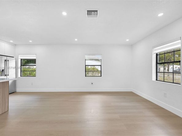 16140 NW 17th Pl, Miami Gardens FL 33054