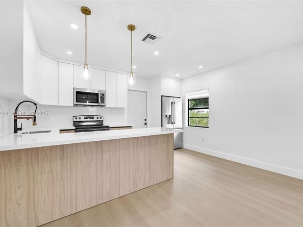 16140 NW 17th Pl, Miami Gardens FL 33054