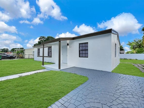 16140 NW 17th Pl, Miami Gardens FL 33054