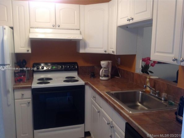 5111 W Oakland Park Blvd 305, Lauderdale Lakes FL 33313
