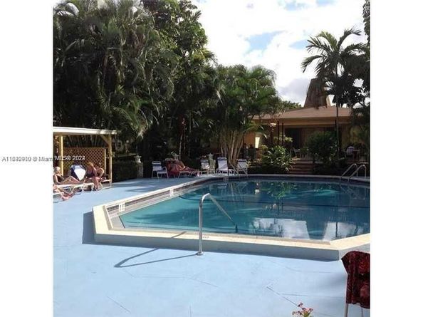5111 W Oakland Park Blvd 305, Lauderdale Lakes FL 33313
