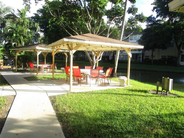 5111 W Oakland Park Blvd 305, Lauderdale Lakes FL 33313