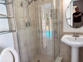 6751 Cleveland St, Hollywood FL 33024