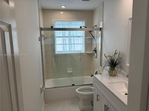 6751 Cleveland St, Hollywood FL 33024