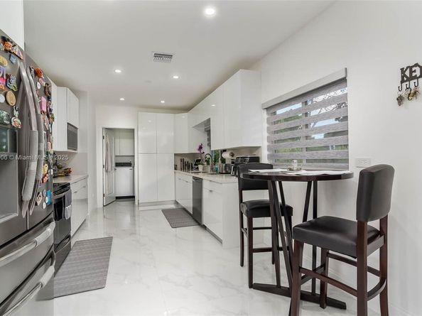 1151 NE 203rd St, Miami FL 33179