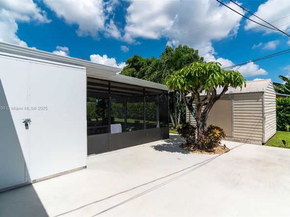 1151 NE 203rd St, Miami FL 33179