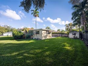 6040 SW 29th St, Miami FL 33155