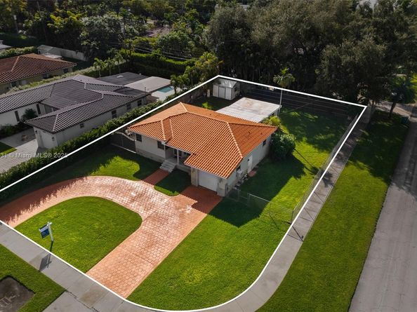 6040 SW 29th St, Miami FL 33155