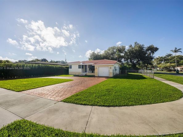 6040 SW 29th St, Miami FL 33155