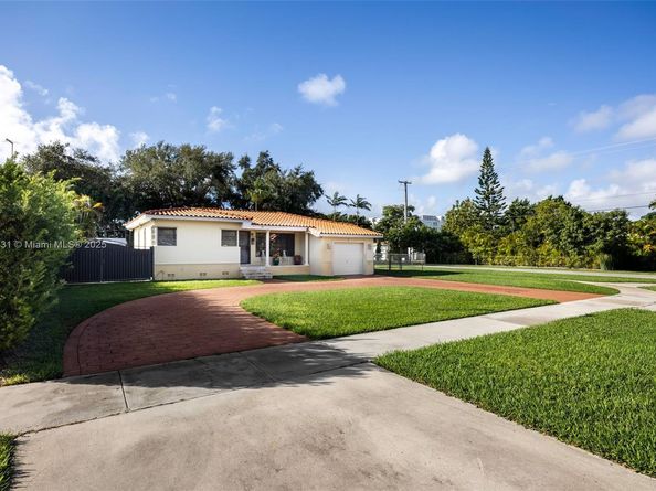 6040 SW 29th St, Miami FL 33155