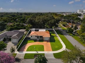 6040 SW 29th St, Miami FL 33155