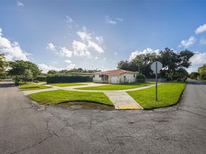6040 SW 29th St, Miami FL 33155