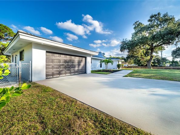 18101 NW 19th Ave, Miami Gardens FL 33056