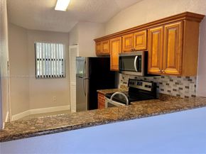 9998 Nob Hill Pl 9998, Sunrise FL 33351
