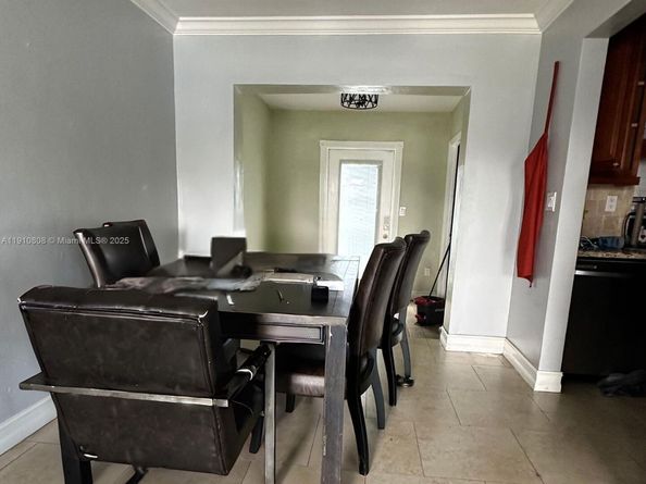 6390 Harding St, Hollywood FL 33024