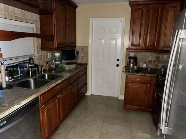 6390 Harding St, Hollywood FL 33024