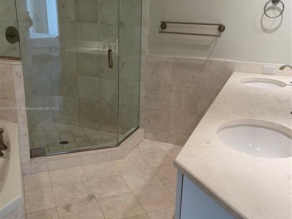 901 Brickell Key Blvd 1203, Miami FL 33131