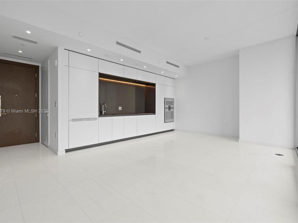 300 Biscayne Blvd way 4508, Miami FL 33131