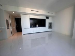 300 Biscayne Blvd way 4508, Miami FL 33131