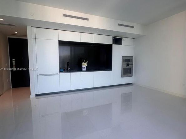 300 Biscayne Blvd way 4508, Miami FL 33131
