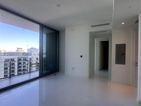 300 Biscayne Blvd way 4508, Miami FL 33131