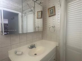 16790 NE 14th Ave 202, Miami FL 33162