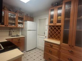 16790 NE 14th Ave 202, Miami FL 33162