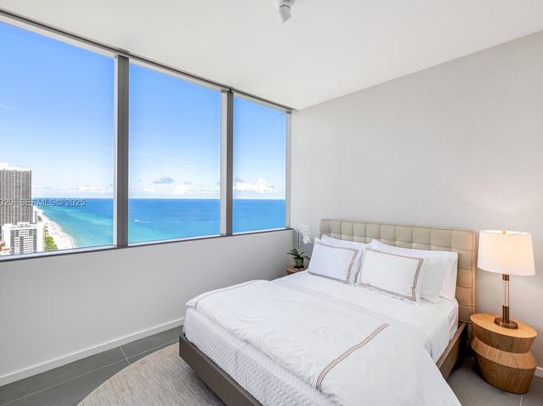 2000 S Ocean Drive 31A, Hallandale Beach FL 33009