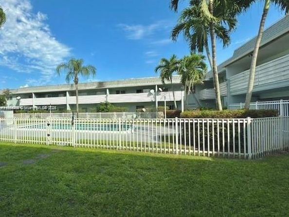 4251 NW 5th St 239, Plantation FL 33317