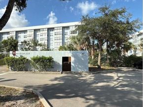 4251 NW 5th St 239, Plantation FL 33317