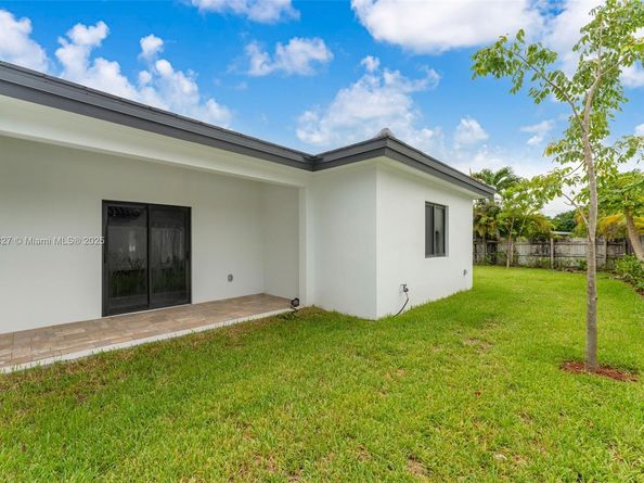 12101 SW 93rd st, Miami FL 33186