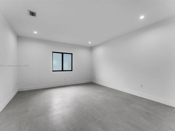 12101 SW 93rd st, Miami FL 33186