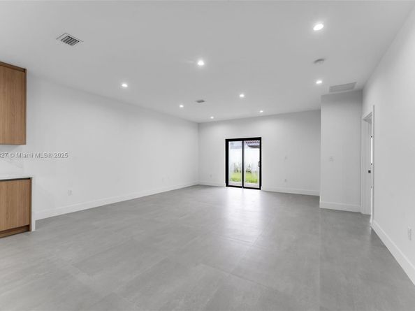 12101 SW 93rd st, Miami FL 33186