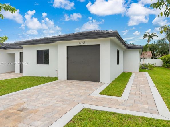 12101 SW 93rd st, Miami FL 33186