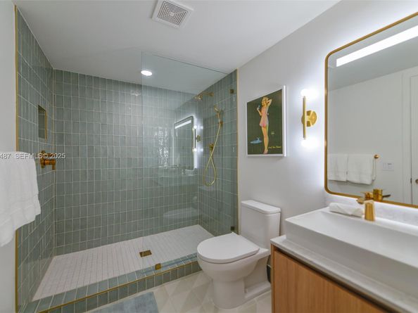 159 NE 6th St 4601, Miami FL 33132