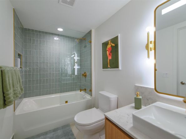 159 NE 6th St 4601, Miami FL 33132